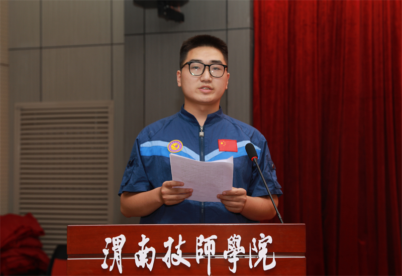 8.9N1A5949.jpg 8.9N1A5949.jpg